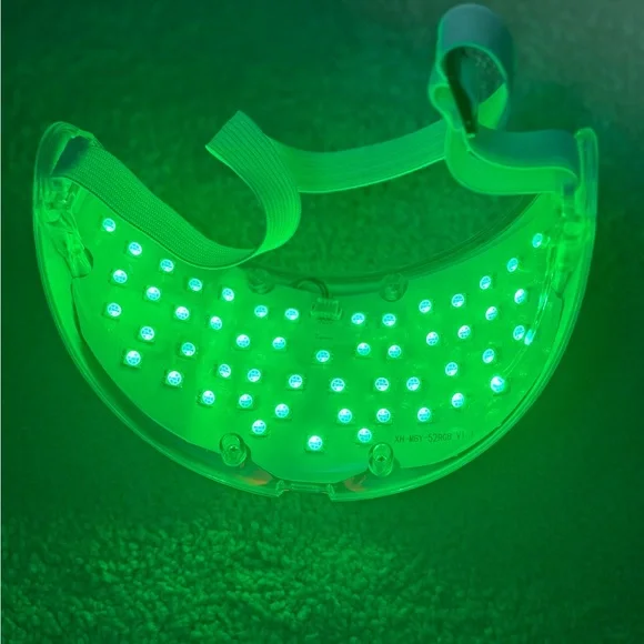 LED Light Therapy Mask & Neck Device - Picture 11 of 13